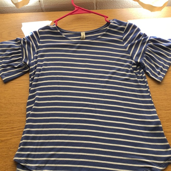 Blue stripped blouse. - Picture 1 of 4